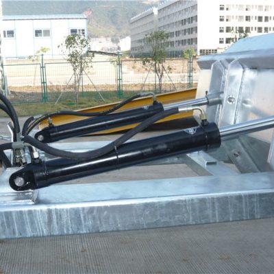 Easy-to-use positive locking machanism. Safety chain secures hopper to handling vehicle. Welded seams prevent leakage. Extra-deep fork openings. 2" formed top lips. High visibilty blue enamel finish